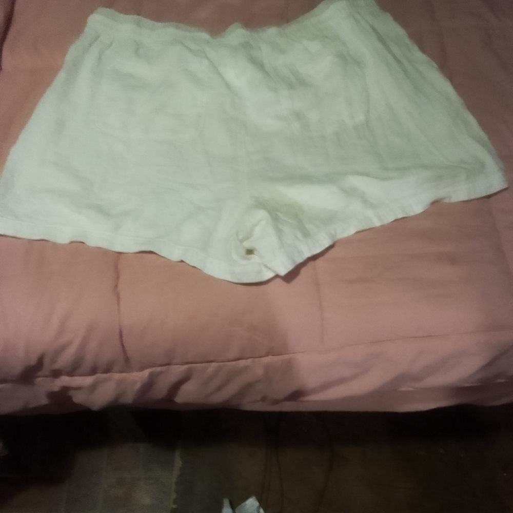 Old Navy Cream Drawstring Shorts - Picture 4 of 8